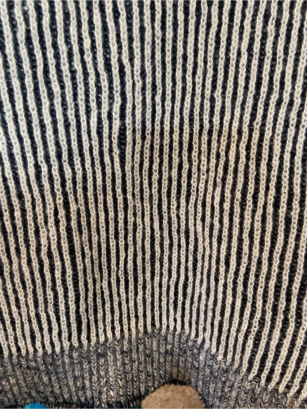 Size Large Newbury Kustom sweater - Picture 3 of 7